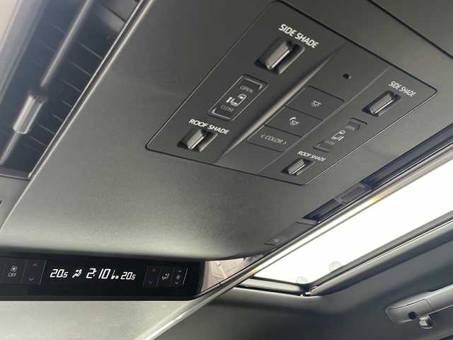トヨタ アルファード Z 神奈川県 2024(令6)年 0.4万km ホワイトパールクリスタルシャイン ワンオーナー/純正メーカーナビ【Miracast/BT/フルセグTV】/全方位カメラ/サンルーフ/ユニバーサルステップ/フリップダウンモニター/デジタルインナーミラー/トヨタセーフティーセンス/・プリクラッシュセーフティー/・レーダークルーズコントロール/・ロードサインアシスト/・フロントクロストラフィックアラート/・レーンディパーチャーアラート/・レーンチェンジアシスト/・プロアクティブドライビングアシスト/・リヤクロストラフィックアラート/・ブラインドスポットモニター/・後方車両接近告知/・パーキングサポートブレーキ/・リヤカメラディテクション/・安心降車アシスト/・周辺車両接近時サポート/・クリアランスソナー/ヘッドアップディスプレイ/置くだけ充電/メモリー付きパワーシート/電動パーキングブレーキ/オートブレーキホールド/ステアリングヒーター/シートヒーター/エアーシート/ビルトインETC2.0/オートマチックハイビーム/オートライト/オートワイパー/後席サンシェード/横滑り防止装置/盗難防止装置/新車時保証書/スペアキー×１
