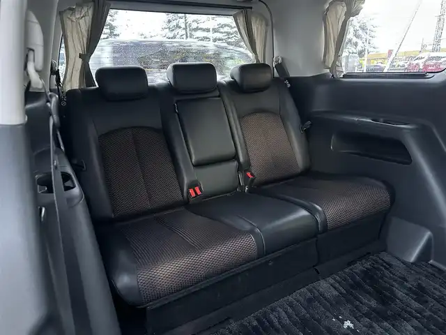 日産 エルグランド 250ハイウェイスター 道北・旭川 2013(平25)年 12.5万km ブリリアントホワイトパール (株)IDOMが運営する【じしゃロン旭川店】の自社ローン専用車両になります。こちらは現金またはオートローンご利用時の価格です。自社ローンご希望の方は別途その旨お申付け下さい/　/・社外ナビ(CD/DVD/BT/HDD/SD/フルセグ)/・バックカメラ/・ETC/・両側パワースライドドア/・フリップダウンモニター/・電動格納ウィンカーミラー/・プッシュスタート/・スマートキー2個/・フォグランプ/・オートライト/・現車装着サマータイヤ 純正AW225/55R18/・取扱説明書