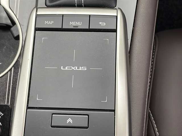 レクサス ＲＸ 450h エレガントツアラー 千葉県 2022(令4)年 3.6万km ソニックチタニウム 純正ナビ/　CD/DVD/Bluetooth/フルセグTV/　Apple car play/Android Auto/サンルーフ/レクサスセーフティシステム/レーダークルーズコントロール/レーンキープアシスト/衝突軽減ブレーキ/クリアランスソナー/ブラインドスポットモニター/ヘッドアップディスプレイ/アラウンドビューモニター/先行車発進警報/ロードサインアシスト/電動パーキング/オートホールド/オートハイビーム/レザーシート/パワーシート/シートメモリー/エアーシート（前席）/シートヒーター（全席）/ステアリングヒーター/パワーバックドア/前後ドラレコ/ビルトインETC2.0/パドルシフト/三眼LEDヘッドライト/フォグランプ/ロールサンシェード/フロアマット