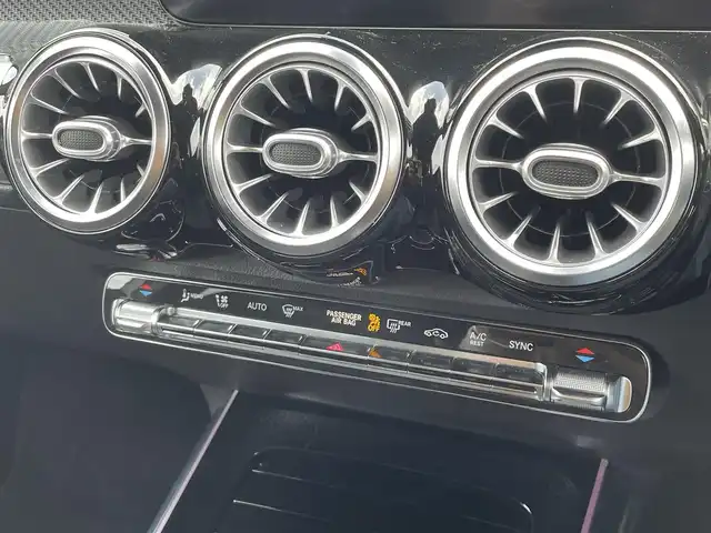 メルセデス・ベンツ ＧＬＢ２００ｄ AMGライン 東京都 2020(令2)年 1.8万km マウンテングレー ワンオーナー/純正ナビ／ＤＴＶ/ハーフレザー/シートヒーター/ＥＴＣ/ＡＣＣ/ＢＳＭ/レーンキープ/アンビエントライト/メモリー付パワーシート/パワーバックドア