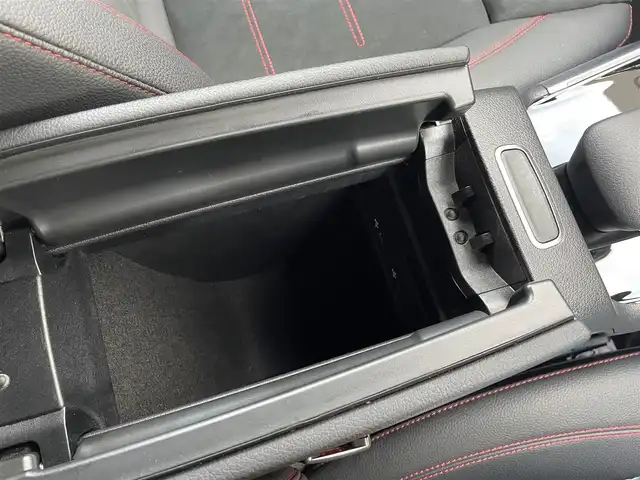 メルセデス・ベンツ ＧＬＢ２００ｄ AMGライン 東京都 2020(令2)年 1.8万km マウンテングレー ワンオーナー/純正ナビ／ＤＴＶ/ハーフレザー/シートヒーター/ＥＴＣ/ＡＣＣ/ＢＳＭ/レーンキープ/アンビエントライト/メモリー付パワーシート/パワーバックドア