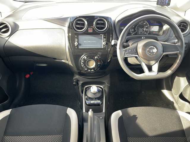 日産 ノート e－パワー X 三重県 2017(平29)年 3万km スーパーブラック 禁煙/純正ナビ/フルセグTV/全方位カメラ/アラウンドビューモニター/デジタルインナーミラー/前方ドラレコ/レーダー探知機/ETC/前後クリアランスソナー/ステアスイッチ/レーンキープアシスト/先行車発進告知/プリクラッシュ/オートライト/電動格納ウィンカーミラー