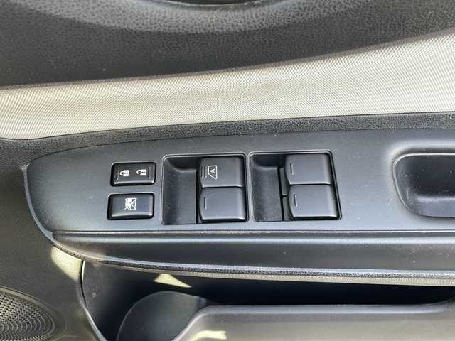 日産 ノート e－パワー X 三重県 2017(平29)年 3万km スーパーブラック 禁煙/純正ナビ/フルセグTV/全方位カメラ/アラウンドビューモニター/デジタルインナーミラー/前方ドラレコ/レーダー探知機/ETC/前後クリアランスソナー/ステアスイッチ/レーンキープアシスト/先行車発進告知/プリクラッシュ/オートライト/電動格納ウィンカーミラー