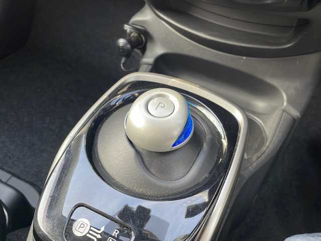 日産 ノート e－パワー X 三重県 2017(平29)年 3万km スーパーブラック 禁煙/純正ナビ/フルセグTV/全方位カメラ/アラウンドビューモニター/デジタルインナーミラー/前方ドラレコ/レーダー探知機/ETC/前後クリアランスソナー/ステアスイッチ/レーンキープアシスト/先行車発進告知/プリクラッシュ/オートライト/電動格納ウィンカーミラー