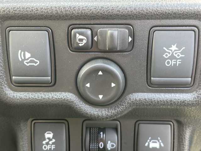 日産 ノート e－パワー X 三重県 2017(平29)年 3万km スーパーブラック 禁煙/純正ナビ/フルセグTV/全方位カメラ/アラウンドビューモニター/デジタルインナーミラー/前方ドラレコ/レーダー探知機/ETC/前後クリアランスソナー/ステアスイッチ/レーンキープアシスト/先行車発進告知/プリクラッシュ/オートライト/電動格納ウィンカーミラー