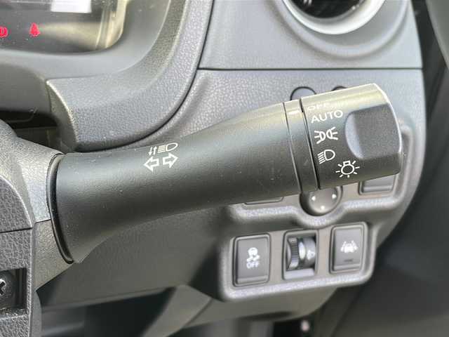 日産 ノート e－パワー X 三重県 2017(平29)年 3万km スーパーブラック 禁煙/純正ナビ/フルセグTV/全方位カメラ/アラウンドビューモニター/デジタルインナーミラー/前方ドラレコ/レーダー探知機/ETC/前後クリアランスソナー/ステアスイッチ/レーンキープアシスト/先行車発進告知/プリクラッシュ/オートライト/電動格納ウィンカーミラー