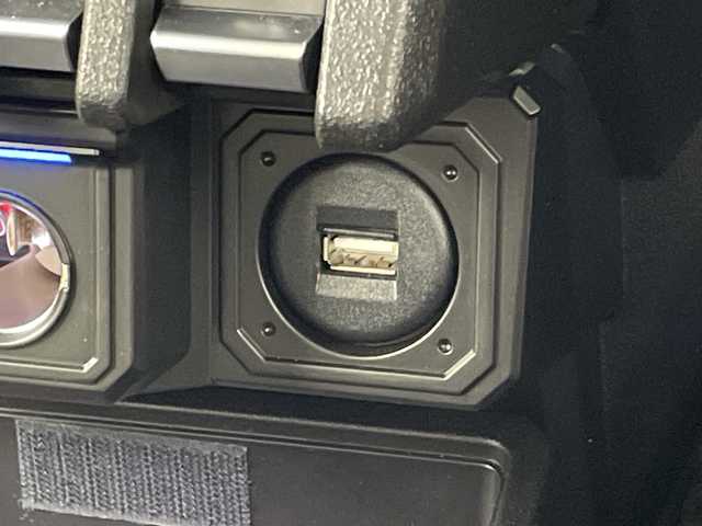 スズキ ジムニー XC 愛知県 2023(令5)年 2.4万km ブルーイッシュブラックパール3 禁煙車/パートタイム4WD（2H/4H/4L）/5速MT/純正8インチナビ/（CD/DVD/Bluetooth/フルセグ/SD/USB）/バックカメラ/スズキセーフティサポート/クルーズコントロール/レーンキープアシスト/デュアルセンサーブレーキサポート/ヒルホールドコントロール/ハイビームアシスト/ETC/レザーシート/D+N席シートヒーター/フルフラットシート/アイドリングストップ/純正16インチホイール/ドアミラーヒーター/LEDヘッドライト/フォグランプ/純正フロアマット/横滑り防止装置/純正サンバイザー/スペアキー