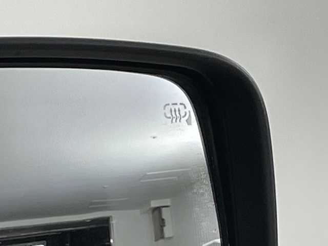 スズキ ジムニー XC 愛知県 2023(令5)年 2.4万km ブルーイッシュブラックパール3 禁煙車/パートタイム4WD（2H/4H/4L）/5速MT/純正8インチナビ/（CD/DVD/Bluetooth/フルセグ/SD/USB）/バックカメラ/スズキセーフティサポート/クルーズコントロール/レーンキープアシスト/デュアルセンサーブレーキサポート/ヒルホールドコントロール/ハイビームアシスト/ETC/レザーシート/D+N席シートヒーター/フルフラットシート/アイドリングストップ/純正16インチホイール/ドアミラーヒーター/LEDヘッドライト/フォグランプ/純正フロアマット/横滑り防止装置/純正サンバイザー/スペアキー