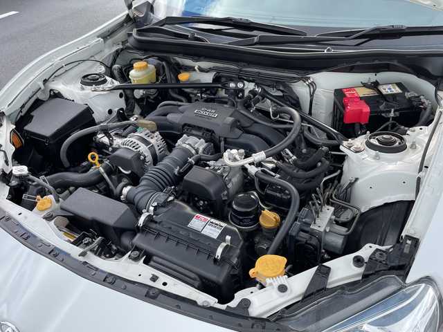 トヨタ ８６ GT 神奈川県 2012(平24)年 5万km サテンホワイトパール ６速ＭＴ　/ＴＲＤエアロ　/ＴＲＤマフラー　/純正ナビＴＶ/（BluRay/DVD/Blutooth/フルセグ）/社外USBポート