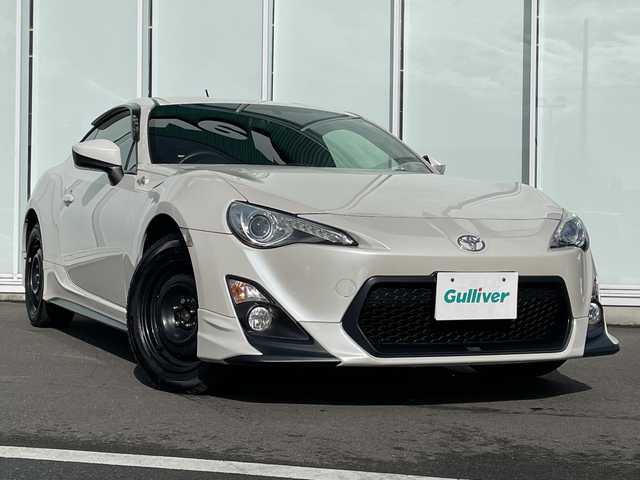 トヨタ ８６ GT 神奈川県 2012(平24)年 5万km サテンホワイトパール ６速ＭＴ　/ＴＲＤエアロ　/ＴＲＤマフラー　/純正ナビＴＶ/（BluRay/DVD/Blutooth/フルセグ）/社外USBポート