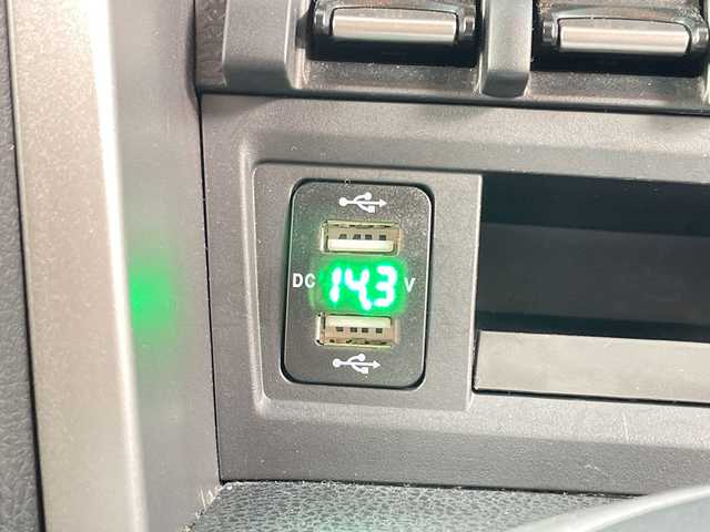 トヨタ ８６ GT 神奈川県 2012(平24)年 5万km サテンホワイトパール ６速ＭＴ　/ＴＲＤエアロ　/ＴＲＤマフラー　/純正ナビＴＶ/（BluRay/DVD/Blutooth/フルセグ）/社外USBポート