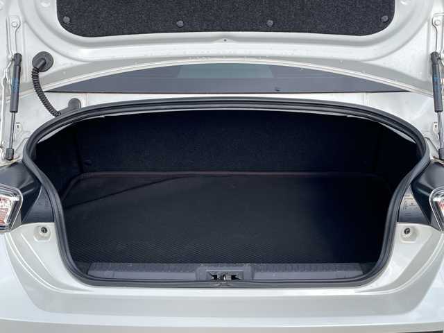 トヨタ ８６ GT 神奈川県 2012(平24)年 5万km サテンホワイトパール ６速ＭＴ　/ＴＲＤエアロ　/ＴＲＤマフラー　/純正ナビＴＶ/（BluRay/DVD/Blutooth/フルセグ）/社外USBポート