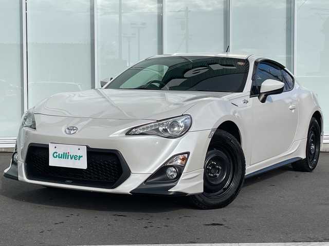 トヨタ ８６ GT 神奈川県 2012(平24)年 5万km サテンホワイトパール ６速ＭＴ　/ＴＲＤエアロ　/ＴＲＤマフラー　/純正ナビＴＶ/（BluRay/DVD/Blutooth/フルセグ）/社外USBポート