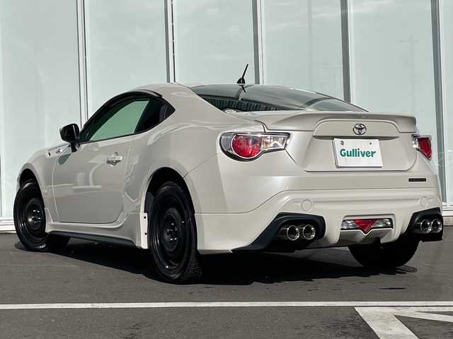 トヨタ ８６ GT 神奈川県 2012(平24)年 5万km サテンホワイトパール ６速ＭＴ　/ＴＲＤエアロ　/ＴＲＤマフラー　/純正ナビＴＶ/（BluRay/DVD/Blutooth/フルセグ）/社外USBポート