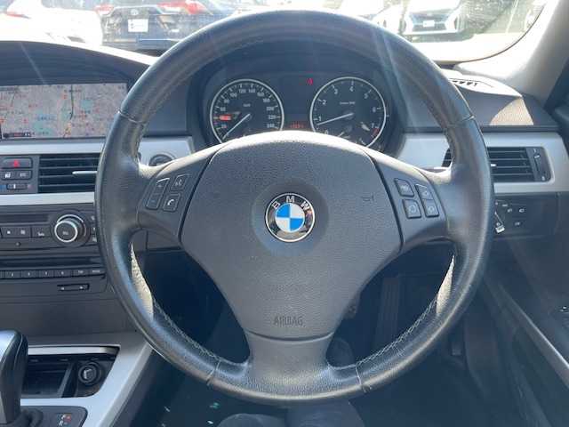 ＢＭＷ ３２０ｉ 埼玉県 2011(平23)年 5.4万km 黒 純正メーカーナビ/　　CD/VUX/USBポート/パワーシート/HIDヘッドライト/スマートキー