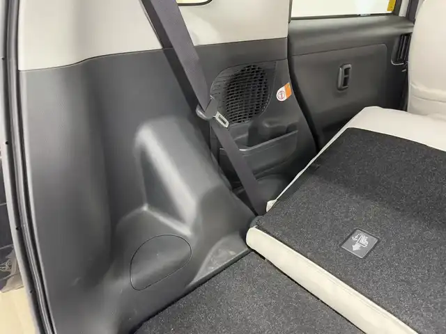 ダイハツ ムーヴ キャンバス G メイクアップ リミテッド　SAⅢ 三重県 2020(令2)年 2.4万km パールホワイトⅢ/ナチュラルベージュマイカメタリック 2トーン ガソリン/FF/インパネCVT/純正 8インチナビ NSZN-X70D/（TV/CD/DVD/iPod/MEMORY MUSIC/SD/Bluetooth/FM/AM/USB/HDMI/ドラレコ）/パノラマモニター/両側パワースライドドア（ワンタッチオープン機能・予約ロック機能付）/ドライブレコーダー 前後（ナビ連動）/ETC/衝突回避支援システム スマートアシスト3/・衝突警報機能（対車両・対歩行者）/・衝突回避支援ブレーキ機能（対車両・対歩行者）/・誤発進抑制制御機能（前方・後方）/・車線逸脱警報機能/・オートハイビーム機能/装備/・【DOP】ダイハツ純正 本革風シートカバー/・オートエアコン/・オートライト/・LEDヘッドランプ（AFS・オートレベリング機能・LEDクリアランスランプ付）/・LEDフロントフォグランプ/・ステアリングスイッチ/・プッシュスタート/・助手席大型シートアンダートレイ/・純正ホイールキャップ＋14インチスチールホイール/・取/ナビ取/・スマートキーx2