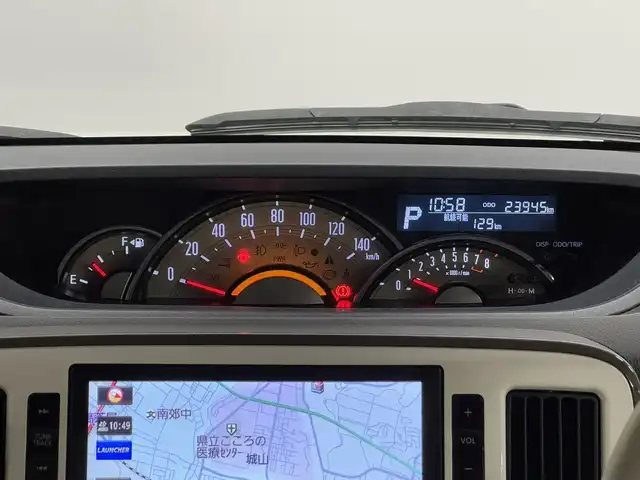ダイハツ ムーヴ キャンバス G メイクアップ リミテッド　SAⅢ 三重県 2020(令2)年 2.4万km パールホワイトⅢ/ナチュラルベージュマイカメタリック 2トーン ガソリン/FF/インパネCVT/純正 8インチナビ NSZN-X70D/（TV/CD/DVD/iPod/MEMORY MUSIC/SD/Bluetooth/FM/AM/USB/HDMI/ドラレコ）/パノラマモニター/両側パワースライドドア（ワンタッチオープン機能・予約ロック機能付）/ドライブレコーダー 前後（ナビ連動）/ETC/衝突回避支援システム スマートアシスト3/・衝突警報機能（対車両・対歩行者）/・衝突回避支援ブレーキ機能（対車両・対歩行者）/・誤発進抑制制御機能（前方・後方）/・車線逸脱警報機能/・オートハイビーム機能/装備/・【DOP】ダイハツ純正 本革風シートカバー/・オートエアコン/・オートライト/・LEDヘッドランプ（AFS・オートレベリング機能・LEDクリアランスランプ付）/・LEDフロントフォグランプ/・ステアリングスイッチ/・プッシュスタート/・助手席大型シートアンダートレイ/・純正ホイールキャップ＋14インチスチールホイール/・取/ナビ取/・スマートキーx2