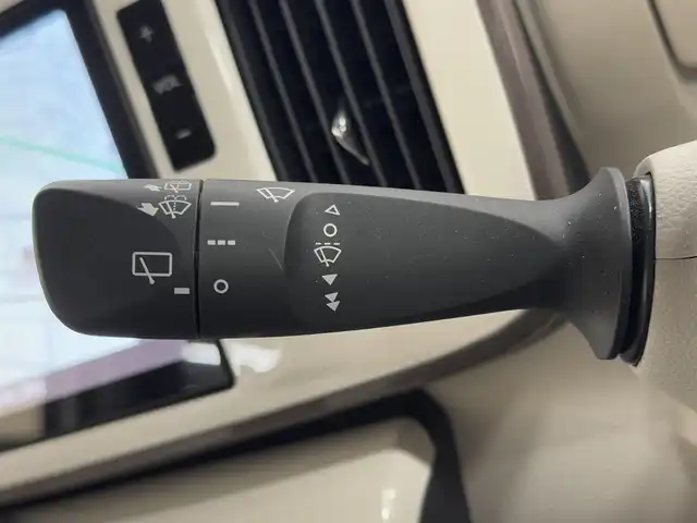 ダイハツ ムーヴ キャンバス G メイクアップ リミテッド　SAⅢ 三重県 2020(令2)年 2.4万km パールホワイトⅢ/ナチュラルベージュマイカメタリック 2トーン ガソリン/FF/インパネCVT/純正 8インチナビ NSZN-X70D/（TV/CD/DVD/iPod/MEMORY MUSIC/SD/Bluetooth/FM/AM/USB/HDMI/ドラレコ）/パノラマモニター/両側パワースライドドア（ワンタッチオープン機能・予約ロック機能付）/ドライブレコーダー 前後（ナビ連動）/ETC/衝突回避支援システム スマートアシスト3/・衝突警報機能（対車両・対歩行者）/・衝突回避支援ブレーキ機能（対車両・対歩行者）/・誤発進抑制制御機能（前方・後方）/・車線逸脱警報機能/・オートハイビーム機能/装備/・【DOP】ダイハツ純正 本革風シートカバー/・オートエアコン/・オートライト/・LEDヘッドランプ（AFS・オートレベリング機能・LEDクリアランスランプ付）/・LEDフロントフォグランプ/・ステアリングスイッチ/・プッシュスタート/・助手席大型シートアンダートレイ/・純正ホイールキャップ＋14インチスチールホイール/・取/ナビ取/・スマートキーx2