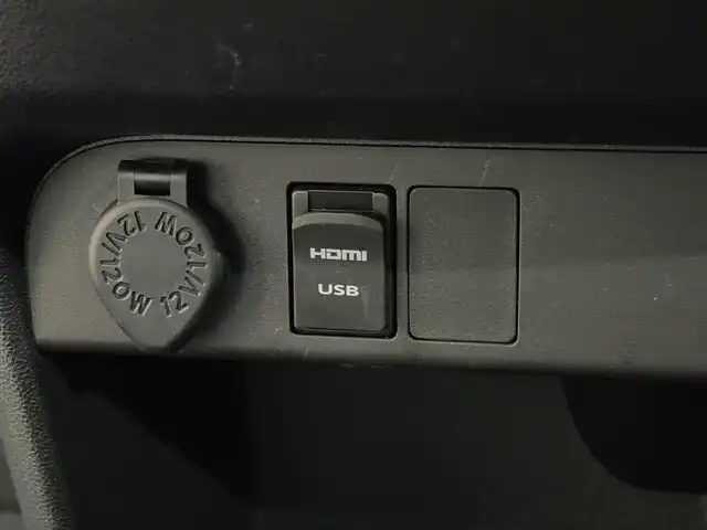 ダイハツ ムーヴ キャンバス G メイクアップ リミテッド　SAⅢ 三重県 2020(令2)年 2.4万km パールホワイトⅢ/ナチュラルベージュマイカメタリック 2トーン ガソリン/FF/インパネCVT/純正 8インチナビ NSZN-X70D/（TV/CD/DVD/iPod/MEMORY MUSIC/SD/Bluetooth/FM/AM/USB/HDMI/ドラレコ）/パノラマモニター/両側パワースライドドア（ワンタッチオープン機能・予約ロック機能付）/ドライブレコーダー 前後（ナビ連動）/ETC/衝突回避支援システム スマートアシスト3/・衝突警報機能（対車両・対歩行者）/・衝突回避支援ブレーキ機能（対車両・対歩行者）/・誤発進抑制制御機能（前方・後方）/・車線逸脱警報機能/・オートハイビーム機能/装備/・【DOP】ダイハツ純正 本革風シートカバー/・オートエアコン/・オートライト/・LEDヘッドランプ（AFS・オートレベリング機能・LEDクリアランスランプ付）/・LEDフロントフォグランプ/・ステアリングスイッチ/・プッシュスタート/・助手席大型シートアンダートレイ/・純正ホイールキャップ＋14インチスチールホイール/・取/ナビ取/・スマートキーx2