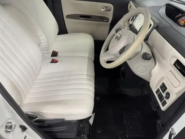 ダイハツ ムーヴ キャンバス G メイクアップ リミテッド　SAⅢ 三重県 2020(令2)年 2.4万km パールホワイトⅢ/ナチュラルベージュマイカメタリック 2トーン ガソリン/FF/インパネCVT/純正 8インチナビ NSZN-X70D/（TV/CD/DVD/iPod/MEMORY MUSIC/SD/Bluetooth/FM/AM/USB/HDMI/ドラレコ）/パノラマモニター/両側パワースライドドア（ワンタッチオープン機能・予約ロック機能付）/ドライブレコーダー 前後（ナビ連動）/ETC/衝突回避支援システム スマートアシスト3/・衝突警報機能（対車両・対歩行者）/・衝突回避支援ブレーキ機能（対車両・対歩行者）/・誤発進抑制制御機能（前方・後方）/・車線逸脱警報機能/・オートハイビーム機能/装備/・【DOP】ダイハツ純正 本革風シートカバー/・オートエアコン/・オートライト/・LEDヘッドランプ（AFS・オートレベリング機能・LEDクリアランスランプ付）/・LEDフロントフォグランプ/・ステアリングスイッチ/・プッシュスタート/・助手席大型シートアンダートレイ/・純正ホイールキャップ＋14インチスチールホイール/・取/ナビ取/・スマートキーx2