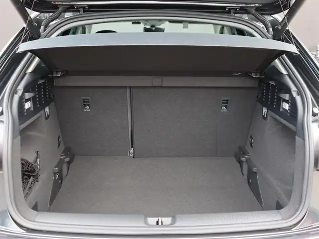 アウディ アウディ Ｑ２ 35TDIアドバンスド 長野県 2022(令4)年 0.7万km マンハッタングレーメタリック ・純正ナビTV/・バックカメラ /・ACC /・衝突軽減ブレーキ /・レーン/サイドアシスト/・バーチャルコックピット /・シートヒーター /・パワーバックドア /・アドバンストキー /・純正17AW /・LEDライト
