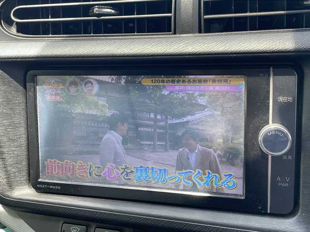 トヨタ アクア S 新潟県 2012(平24)年 7.9万km シルバー 社外ナビ　NSZT-W62G/〈AM／FM〉/フルセグTV/純正フロアマット/Wエアバッグ/スマートキー/盗難防止システム/ABS