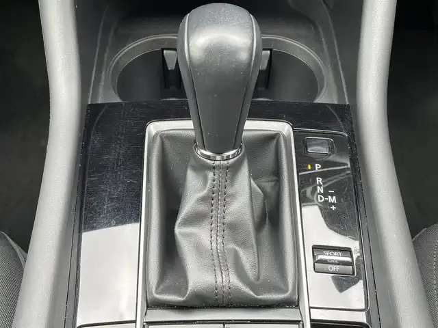 マツダ マツダ３ファストバック 15S ツーリング 岐阜県 2020(令2)年 6.6万km ジェットブラックマイカ ワンオーナー/純正SDナビ/(ワンセグテレビ.AM.FM.Bluetooth)/全方位カメラ/クルーズコントロール/衝突軽減ブレーキ/レーンキープアシスト/コーナーセンサー/純正アルミホイール/ドライブレコーダー/ETC/アイドリングストップ/ウィンカーミラー/プッシュスタート/スマートキー/スペアキー/保証書/取扱説明書