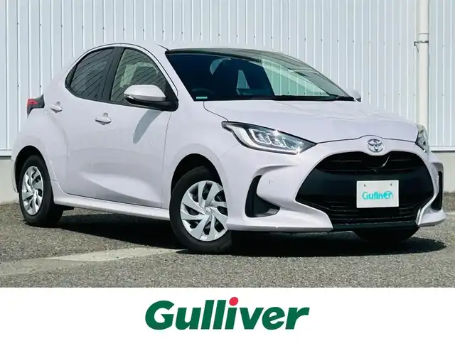 トヨタ ヤリス G 熊本県 2022(令4)年 4.2万km アイスピンクメタリック 純正ディスプレイオーディオ/・AM/FM/BT/・Miracast/・全周囲カメラ/ＥＴＣ/トヨタセーフティセンス/・プリクラッシュセーフティ/・レーンディーパーチャーアラート/・オートマチックハイビーム/・ロードサインアシスト/・パーキングサポートブレーキ/LEDヘッドライト/前後ドライブレコーダー/前席シートヒーター/ステアリングスイッチ/純正フロアマット/電動格納ミラー/・ウインカーミラー/プッシュスタート/スペアキー