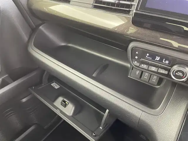 ホンダ Ｎ ＢＯＸ カスタム G L ターボ ホンダセンシング 福井県 2018(平30)年 4.9万km クリスタルブラックパール 純正ナビ/CD/DVD/Bluetooth/フルセグ/Ｈｏｎｄａ　ＳＥＮＳＩＮＧ/・衝突軽減ブレーキ/・誤発進抑制機能/・後方誤発進抑制機能/・アダプティブクルーズコントロール/・車線維持支援システム/バックカメラ/ETC/LEDヘッドライト/スマートキー