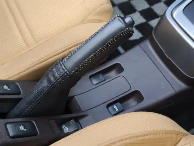 ダイハツ コペン セロ 熊本県 2016(平28)年 9.6万km ブリティッシュグリーンマイカ 純正ナビ（NSCT-W61D）/【ワンセグTV/CD/AM/FM】/バックカメラ/革巻きステアリング/ステアリングスイッチ/シートヒーター/プッシュスタート/スマートキー/純正16インチAW/純正フロアマット/ETC/保証書/取扱説明書