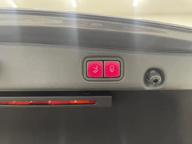 メルセデス・ベンツ Ｅ２２０ｄ アバンギャルド AMGライン 岡山県 2019(平31)年 6.1万km セレナイトグレー エクスクルーシブパッケージ/レザーシート/パワーシート/シートヒーター/HUD/インテリジェントライトシステム/アンビエントライト/ロケイターライティング/オートライト/AHB/レインセンサー/パワートランク/ブルメスタサラウンド/ACC/道路標識アシスト/アクティブブレーキアシスト/アテンションアシスト/レーンチェンジアシスト/BSA/Bluetooth/アップルカープレイ/USB/フルセグTV/PDC/ETC