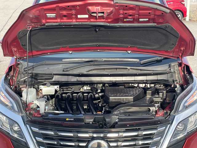 日産 セレナ ハイウェイスター V 富山県 2021(令3)年 4万km マルーンレッド プロパイロット/純正SDナビゲーション/純正フリップダウンモニター/全周囲カメラ/フルセグＴＶ/Blueｔooth・CD・DVD/レーダークルーズコントロール/レーンキープアシスト/衝突軽減ブレーキ/コーナーセンサー/純正アルミホイール/純正フロアマット/デジタルインナーミラー/ドライブレコーダー/ＥＴＣ/保証書・記録簿/取扱説明書