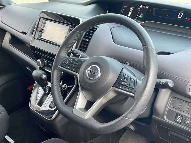 日産 セレナ ハイウェイスター V 富山県 2021(令3)年 4万km マルーンレッド プロパイロット/純正SDナビゲーション/純正フリップダウンモニター/全周囲カメラ/フルセグＴＶ/Blueｔooth・CD・DVD/レーダークルーズコントロール/レーンキープアシスト/衝突軽減ブレーキ/コーナーセンサー/純正アルミホイール/純正フロアマット/デジタルインナーミラー/ドライブレコーダー/ＥＴＣ/保証書・記録簿/取扱説明書