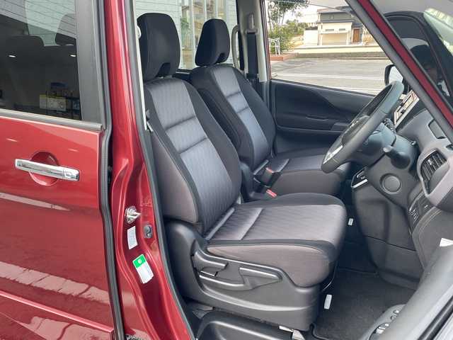 日産 セレナ ハイウェイスター V 富山県 2021(令3)年 4万km マルーンレッド プロパイロット/純正SDナビゲーション/純正フリップダウンモニター/全周囲カメラ/フルセグＴＶ/Blueｔooth・CD・DVD/レーダークルーズコントロール/レーンキープアシスト/衝突軽減ブレーキ/コーナーセンサー/純正アルミホイール/純正フロアマット/デジタルインナーミラー/ドライブレコーダー/ＥＴＣ/保証書・記録簿/取扱説明書