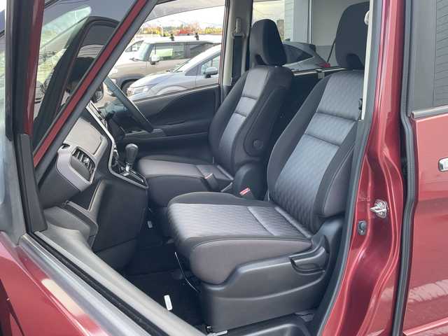 日産 セレナ ハイウェイスター V 富山県 2021(令3)年 4万km マルーンレッド プロパイロット/純正SDナビゲーション/純正フリップダウンモニター/全周囲カメラ/フルセグＴＶ/Blueｔooth・CD・DVD/レーダークルーズコントロール/レーンキープアシスト/衝突軽減ブレーキ/コーナーセンサー/純正アルミホイール/純正フロアマット/デジタルインナーミラー/ドライブレコーダー/ＥＴＣ/保証書・記録簿/取扱説明書