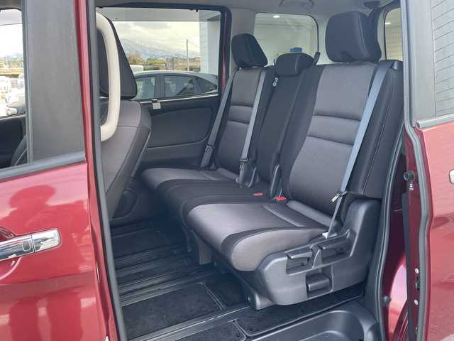 日産 セレナ ハイウェイスター V 富山県 2021(令3)年 4万km マルーンレッド プロパイロット/純正SDナビゲーション/純正フリップダウンモニター/全周囲カメラ/フルセグＴＶ/Blueｔooth・CD・DVD/レーダークルーズコントロール/レーンキープアシスト/衝突軽減ブレーキ/コーナーセンサー/純正アルミホイール/純正フロアマット/デジタルインナーミラー/ドライブレコーダー/ＥＴＣ/保証書・記録簿/取扱説明書