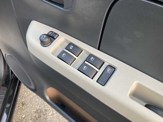 ダイハツ ミラ トコット 愛媛県 2018(平30)年 2.1万km ブラックマイカメタリック オーディオ/・CD/AM/FM/USB/AUX/前方ドライブレコーダー/スマートキー/ISOFIX/スマートアシスト3/・衝突軽減ブレーキ/・衝突警報機能/・車線逸脱警報/・誤発進抑制機能（前後）/・先行車発進お知らせ/・オートハイビーム/コーナーセンサー/LEDヘッドライト/アイドリングストップ/取扱説明書