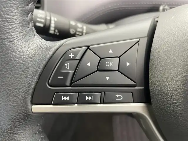 日産 セレナ e－パワー ハイウェイスター V 富山県 2020(令2)年 2万km ブリリアントホワイトパール 2トーン 純正ナビ（AM/FM/CD/DVD/AUX/BT）/フルセグTV/アラウンドビューモニター/両側パワースライドドア/ハンズフリーオートスライドドア/エマージェンシーブレーキ/レーンキープアシスト/ブラインドスポットモニター/標識認識機能/クリアランスソナー/プロパイロット/LEDヘッドライト/オートライト/フォグライト/ETC/ドライブレコーダー/アイドリングストップ/革巻きステアリング/ステアリングスイッチ/プッシュスタート/スマートキー/スペアキー/電動格納ミラー/純正フロアマット