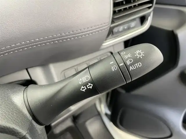 日産 セレナ e－パワー ハイウェイスター V 富山県 2020(令2)年 2万km ブリリアントホワイトパール 2トーン 純正ナビ（AM/FM/CD/DVD/AUX/BT）/フルセグTV/アラウンドビューモニター/両側パワースライドドア/ハンズフリーオートスライドドア/エマージェンシーブレーキ/レーンキープアシスト/ブラインドスポットモニター/標識認識機能/クリアランスソナー/プロパイロット/LEDヘッドライト/オートライト/フォグライト/ETC/ドライブレコーダー/アイドリングストップ/革巻きステアリング/ステアリングスイッチ/プッシュスタート/スマートキー/スペアキー/電動格納ミラー/純正フロアマット