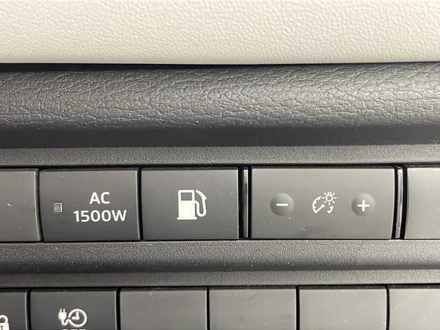 三菱 アウトランダー ＰＨＥＶ G 岐阜県 2022(令4)年 6.5万km ホワイトダイヤモンド 純正９インチナビ　/フルセグＴＶ　/電動テールゲート　/ＭＹパイロット　/革巻きステアリング　/パドルシフト　/ステアリングヒーター/シートヒーター（1列目＋2列目）　/シートメモリー　/パワーシート　/純正ドライブレコーダー　(前後)/置くだけ充電/アラウンドビューモニター/白革シート/ワイパーデアイサー/AC1500W