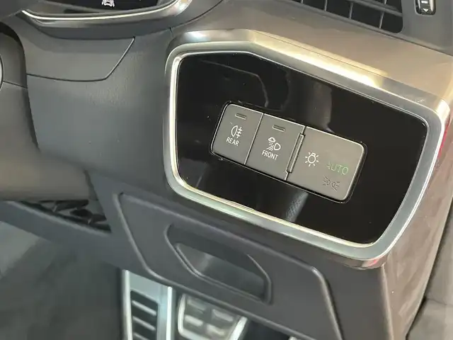 アウディ Ａ７ SB 55TFSIクワトロSライ 愛知県 2019(令1)年 6.6万km ブリリアントレッド レザーシート　/バーチャルコクピット　/マトリクスＬＥＤ　/シートヒーター/ＭＭＩナビゲーション　/Ｂｌｕｅｔｏｏｔｈ　/ＡｐｐｌｅＣａｒＰｌａｙ　/ＡｎｄｒｏｉｄＡｕｔｏ　/３６０度カメラ　/ＥＴＣ２．０　/ＡＣＣ/LKA/BSM/パーキングセンサー/ウィンカーミラー/プッシュスタート/アイドリングストップ