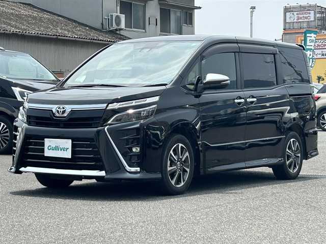 トヨタ ヴォクシー ZS 煌Ⅱ 広島県 2020(令2)年 3.9万km ブラック ワンオーナー/純正ナビ　NSZN-Z68T/　「CD/DVD/フルセグTV/Bluetooth」/バックカメラ/前後ドライブレコーダー/ETC/クルーズコントロール/両側パワースライドドア/衝突被害軽減システム/フリップダウンモニター/前後コーナーセンサー/フォグランプ/LEDヘッドライト/デジタルインナーミラー/オートライト/オートマチックハイビーム/プッシュスタート/純正フロアマット/純正16インチホール/保証書/取扱説明書