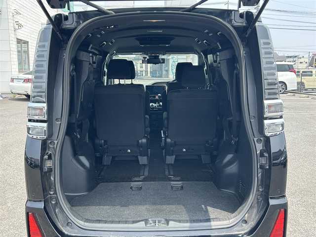 トヨタ ヴォクシー ZS 煌Ⅱ 広島県 2020(令2)年 3.9万km ブラック ワンオーナー/純正ナビ　NSZN-Z68T/　「CD/DVD/フルセグTV/Bluetooth」/バックカメラ/前後ドライブレコーダー/ETC/クルーズコントロール/両側パワースライドドア/衝突被害軽減システム/フリップダウンモニター/前後コーナーセンサー/フォグランプ/LEDヘッドライト/デジタルインナーミラー/オートライト/オートマチックハイビーム/プッシュスタート/純正フロアマット/純正16インチホール/保証書/取扱説明書