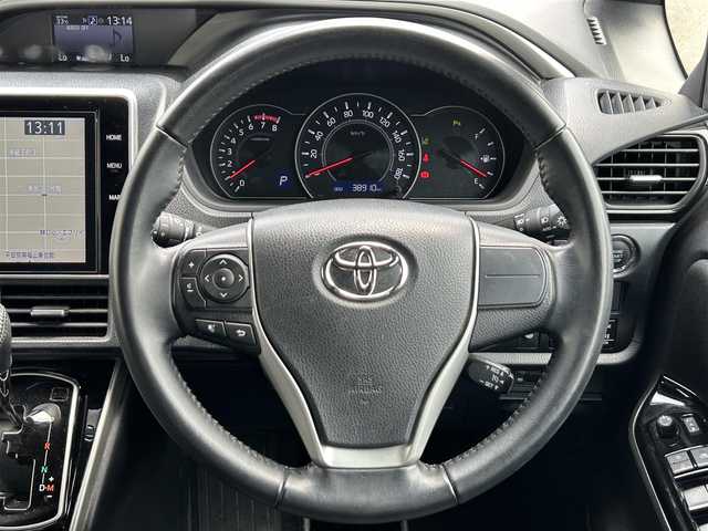 トヨタ ヴォクシー ZS 煌Ⅱ 広島県 2020(令2)年 3.9万km ブラック ワンオーナー/純正ナビ　NSZN-Z68T/　「CD/DVD/フルセグTV/Bluetooth」/バックカメラ/前後ドライブレコーダー/ETC/クルーズコントロール/両側パワースライドドア/衝突被害軽減システム/フリップダウンモニター/前後コーナーセンサー/フォグランプ/LEDヘッドライト/デジタルインナーミラー/オートライト/オートマチックハイビーム/プッシュスタート/純正フロアマット/純正16インチホール/保証書/取扱説明書