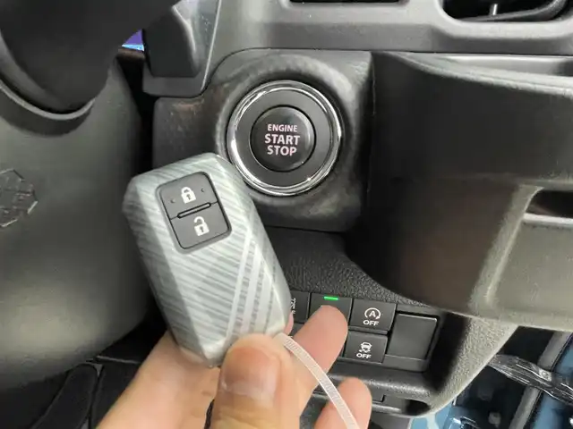 スズキ ハスラー Jスタイル 群馬県 2022(令4)年 2.3万km デニムブルー ガンメタリック 2トーン デュアルカメラブレーキサポート　純正オーディオ　ＬＥＤライト　ハイビームアシスト　シートヒーター　純正１５インチＡＷ　ステアリングリモコン　プッシュスタート　スマートキー　純正フロアマット　禁煙車