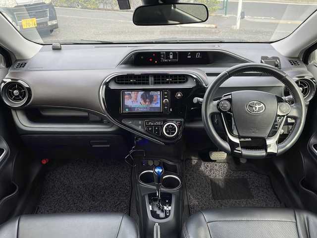 トヨタ アクア G 東京都 2017(平29)年 4.2万km ブラックマイカ 純正SDナビ/Bluetooth/フルセグTV/バックカメラ/ビルトインETC2.0/衝突軽減ブレーキ/車線逸脱警報装置/オートマチックハイビーム/LEDオートライト/クルーズコントロール/プッシュスタート/スマートキー×2