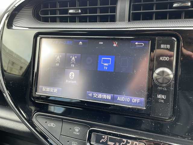 トヨタ アクア G 東京都 2017(平29)年 4.2万km ブラックマイカ 純正SDナビ/Bluetooth/フルセグTV/バックカメラ/ビルトインETC2.0/衝突軽減ブレーキ/車線逸脱警報装置/オートマチックハイビーム/LEDオートライト/クルーズコントロール/プッシュスタート/スマートキー×2