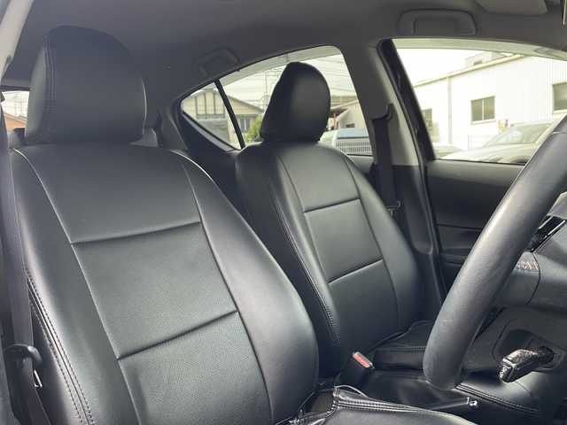 トヨタ アクア G 東京都 2017(平29)年 4.2万km ブラックマイカ 純正SDナビ/Bluetooth/フルセグTV/バックカメラ/ビルトインETC2.0/衝突軽減ブレーキ/車線逸脱警報装置/オートマチックハイビーム/LEDオートライト/クルーズコントロール/プッシュスタート/スマートキー×2