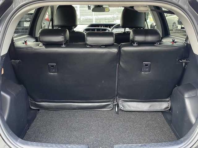 トヨタ アクア G 東京都 2017(平29)年 4.2万km ブラックマイカ 純正SDナビ/Bluetooth/フルセグTV/バックカメラ/ビルトインETC2.0/衝突軽減ブレーキ/車線逸脱警報装置/オートマチックハイビーム/LEDオートライト/クルーズコントロール/プッシュスタート/スマートキー×2