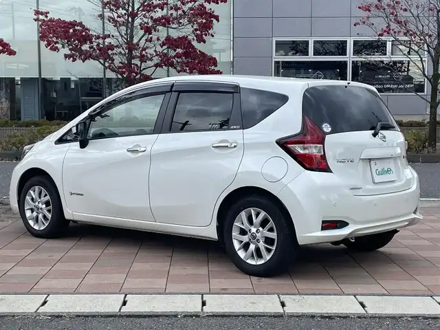 日産 ノート e－パワー メダリスト FOUR 福島県 2019(令1)年 1.2万km ブリリアントホワイトパール 純正ナビゲーション/型番：MM318D-W/【CD/DVD/SD/BT/TV】/アラウンドビューモニター/ドライブレコーダー/ETC/デジタルインナーミラー/クルーズコントロール/レーンキープアシスト/衝突被害軽減ブレーキ/アイドリングストップ/LEDオートライト/純正フロアマット/純正ドアバイザー